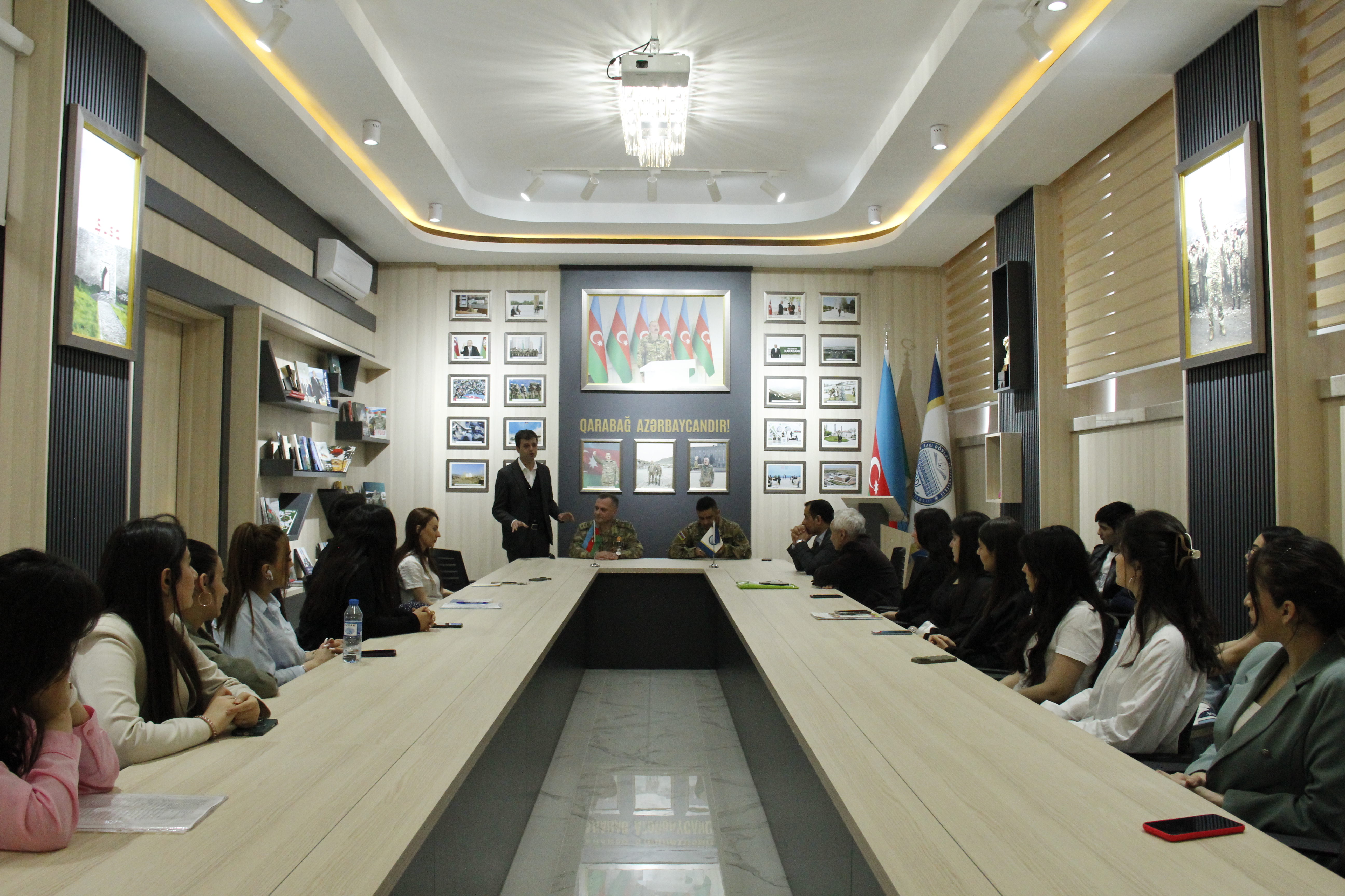 Kafedra iclasında (1980-ci illərin axırı)